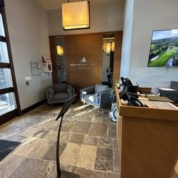 Cliffside Restaurant - Front desk
