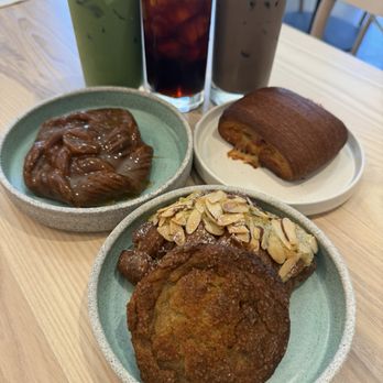 Pastry Cat - Salted honey croissant bun, ham & cheese pain suisse, cherry pistachio almond croissant, & miso brown butter cookie - Bakeries Near Me - Sacramento, California Pastry Cat - Salted honey croissant bun, ham & cheese pain suisse, cherry pistachio almond croissant, & miso brown butter cookie - Bakeries Near Me - Sacramento, California
