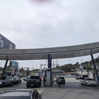 Rocket - The bait is tall enough for an RV or big trucks - Convenience Stores Near Me - Windsor Hills, California Rocket - The bait is tall enough for an RV or big trucks - Convenience Stores Near Me - Windsor Hills, California
