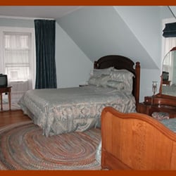 Henry Whipple House - The Weaving Room - one king-sized bed and one full-sized bed.