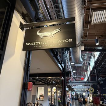 The White Alligator - Seafood Near Me - Franklin, Tennessee