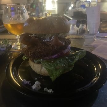 Maui Brewing - Spicy chicken Sandwich - Brewpubs Near Me - Lahaina, Hawaii