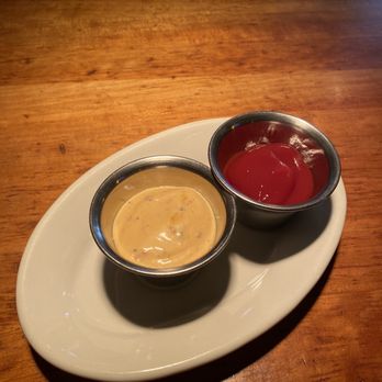 The Honor Bar - Spicy Mayo and ketchup - Burgers Near Me - Beverly Hills, California The Honor Bar - Spicy Mayo and ketchup - Burgers Near Me - Beverly Hills, California