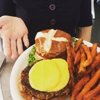 Millie's Cafe - Pasadena - Vegan burger - Breakfast & Brunch Near Me - Pasadena, California