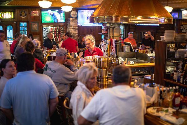 Frankie's Bar & Grill by null