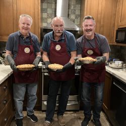 CurvyMama Pies - The latest crop of graduates from CurvyMama's pie-making workshops! Learn to make pie! Sign up here: https://curvymamapies.com/workshops/