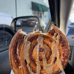 La Colombe - Cinnamon Roll