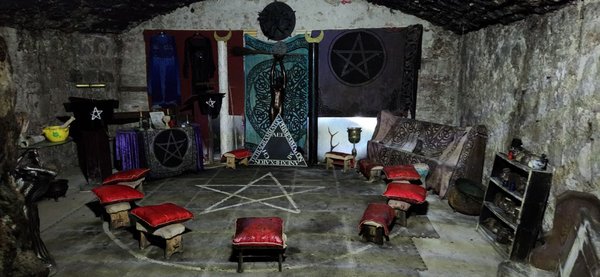 Auld Reekie Tours by null