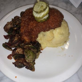 The Grove - Nashville Hot Chicken - Bars Near Me - Savannah, Georgia