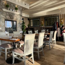 Blue Canoe Waterfront Restaurant - 内装
