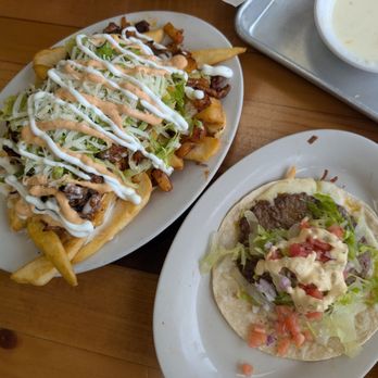 Che Taqueria - Dinamita Fries & cheeseburger taco - Tacos Near Me - Murfreesboro, Tennessee Che Taqueria - Dinamita Fries & cheeseburger taco - Tacos Near Me - Murfreesboro, Tennessee