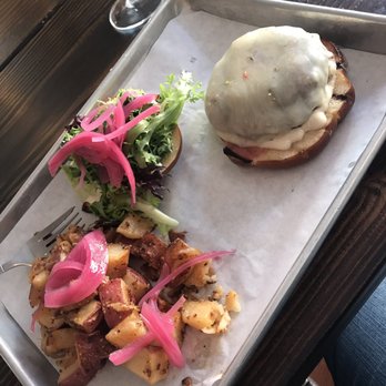 West Oak Nosh - Nosh burger and potato salad - German Near Me - Lodi, California