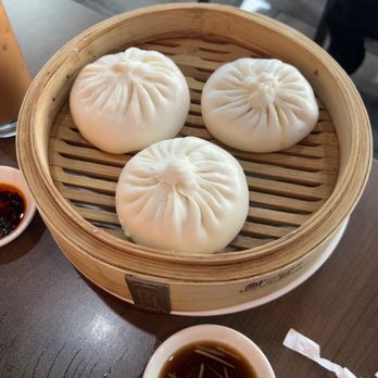Yang Kee Dumpling - Steamed Minced Pork Bao // IG: eatswithvicki - Dim Sum Near Me - Davis, California Yang Kee Dumpling - Steamed Minced Pork Bao // IG: eatswithvicki - Dim Sum Near Me - Davis, California