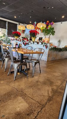 Bốn Mùa | Vietnamese Restaurant by null