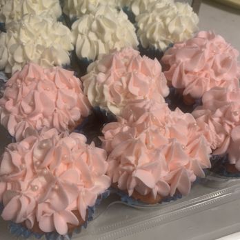 Catie's Confections - Strawberry - Custom Cakes Near Me