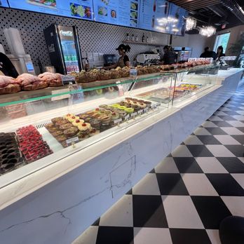 Bakerland Cafe - Cafes Near Me - Sugar Land, Texas