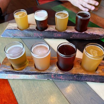 Dildo Brewing - Beer flights. Dildo Light best imo - Brewpubs Near Me - Dildo, Newfoundland and Labrador