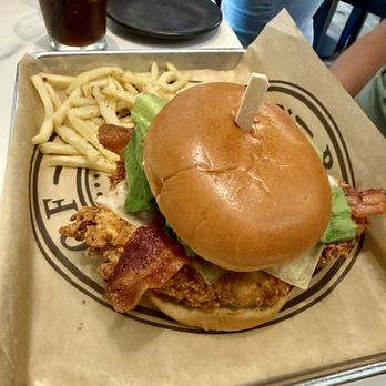 Commonwealth - Pollo Loco Fried - Pickleball Near Me - Temple, Texas Commonwealth - Pollo Loco Fried - Pickleball Near Me - Temple, Texas