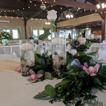 Laurelhurst Club - Floral arrangement on table - Venues & Event Spaces Near Me - Portland, Oregon