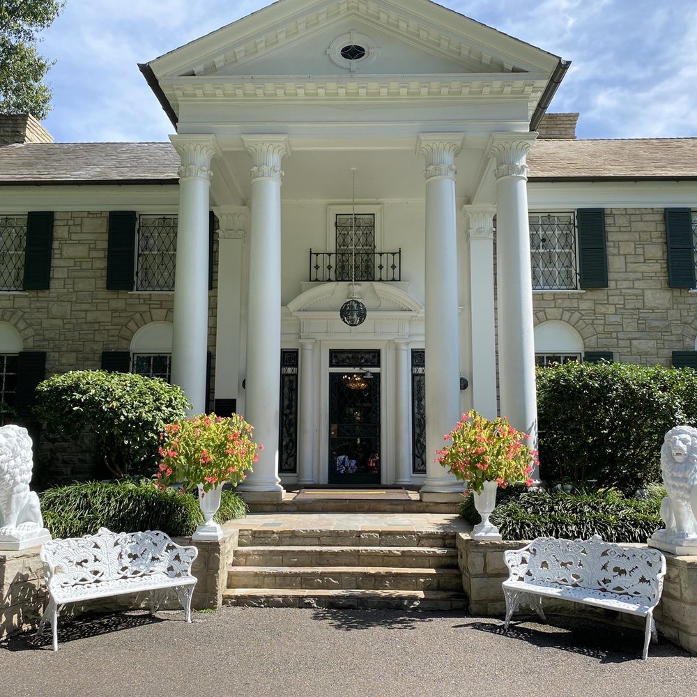 Graceland Mansion - Museums Near Me - Memphis, Tennessee Graceland Mansion - Museums Near Me - Memphis, Tennessee
