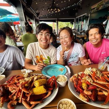 Palms Fish Camp Restaurant - Seafood Near Me - Jacksonville, Florida
