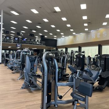 LA Fitness - Gyms Near Me - Riverside, California