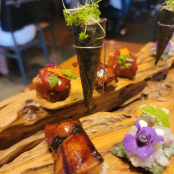 A Casa do Porco Bar - Sushi, tartar of pork. Fried pork with guava - Bars Near Me - São Paulo, SP
