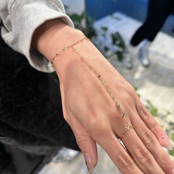 Flawlessly Fused - I'd like a hand chain with some extra shine please - Jewelry Near Me - Seattle, Washington Flawlessly Fused - I'd like a hand chain with some extra shine please - Jewelry Near Me - Seattle, Washington