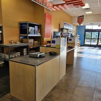 FedEx Office Print & Ship Center - Pack plus - Printing Services Near Me - Northridge, California