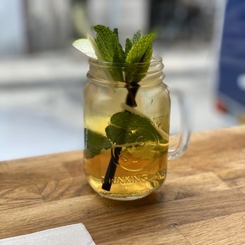 Chao Viet Kitchen - Tea/apple juice drink with apple slices included - Vietnamese Near Me - Copenhagen, 84 Chao Viet Kitchen - Tea/apple juice drink with apple slices included - Vietnamese Near Me - Copenhagen, 84