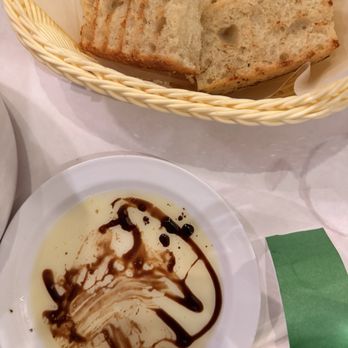 Danino’s Trattoria - Focaccia Bread Basket - Pizza Near Me - Orlando, Florida Danino’s Trattoria - Focaccia Bread Basket - Pizza Near Me - Orlando, Florida