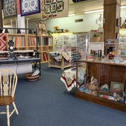 Quilt Shop in the Oaks - Beautiful Quilt Shop, creativity everywhere you look! Many patterns to choose from as well as the latest fabrics! This shop is a must see!!