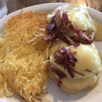 Wild Huckleberry - Hash browns and eggs Benedict - Breakfast & Brunch Near Me - Wenatchee, Washington