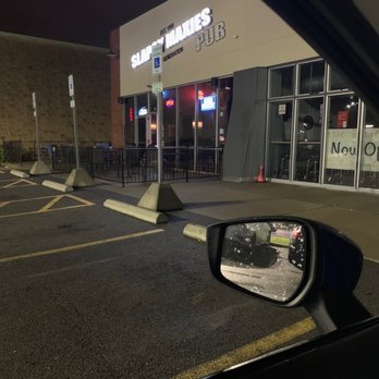 Slapsy Maxie's - a view of a parking lot at night - Pubs Near Me - Columbus, Ohio