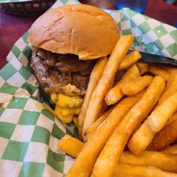 5-8 Club - The Classics Juicy Lucy - Burgers Near Me - Minneapolis, Minnesota