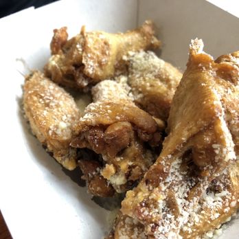 Beanie's Bar & Grill - Garlic Parmesan traditional wings - American Near Me - Mount Joy, Pennsylvania