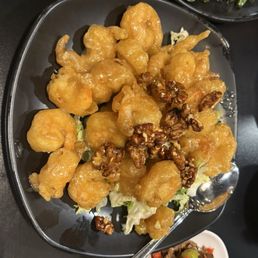 40 Honey Walnut Shrimp 蜜汁核桃虾
