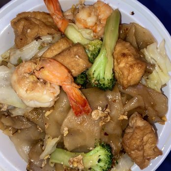 Sawasde Thai Cooking - Pad Se Ew Noodles(shrimp tofu) - Thai Near Me - Brooklyn, New York