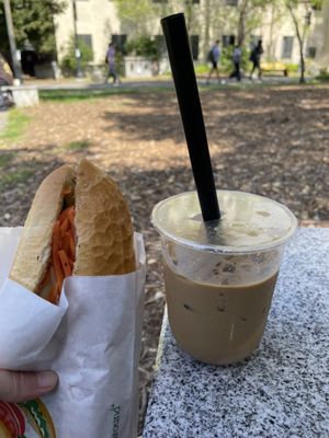 GHÉ bánh mì & rolls by null