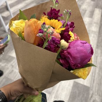 Pomelo - Florists Near Me - Philadelphia, Pennsylvania