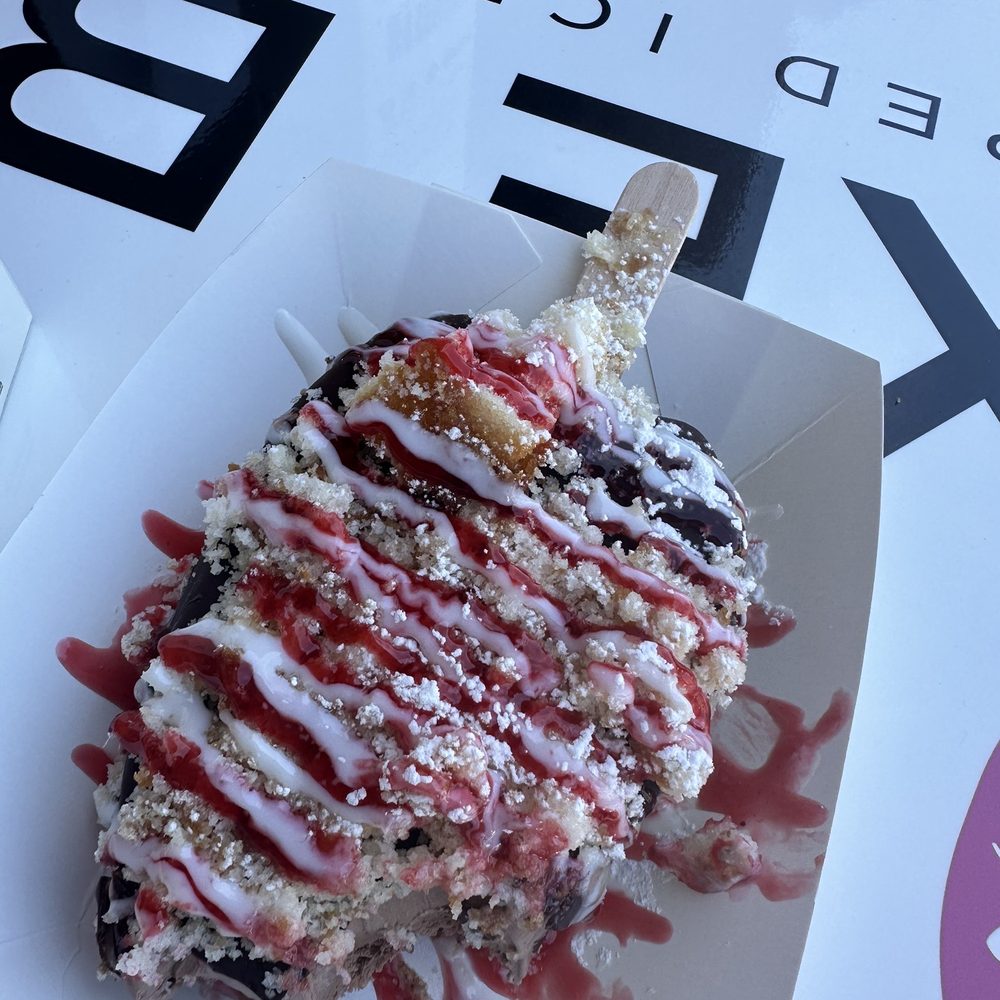 Luxe Bar - So coco Chanel - Ice Cream & Frozen Yogurt Near Me Luxe Bar - So coco Chanel - Ice Cream & Frozen Yogurt Near Me