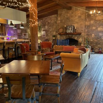 SquareRut Kava Bar - Cozy indoor space. - Lounges Near Me - Austin, Texas SquareRut Kava Bar - Cozy indoor space. - Lounges Near Me - Austin, Texas