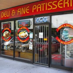 Deri Italian Bakery - Photo