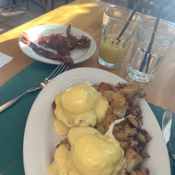 Table Talk - Crab Cake Benedict and crisp bacon. - American Near Me - Alexandria, Virginia Table Talk - Crab Cake Benedict and crisp bacon. - American Near Me - Alexandria, Virginia