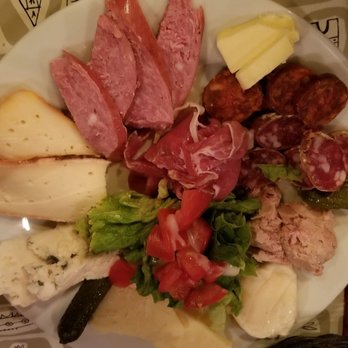 Bistro des Augustins - charcuterie and cheese - Bistros Near Me - Paris, 75