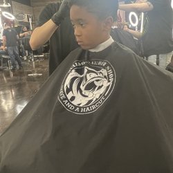 Bulldog BarberShop - The slow barber