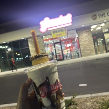 Yonutz - Reese's peanut butter shake - Donuts Near Me - Spring Valley, Nevada