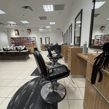 Jcpenny Salon - Stylist chairs and stations on the right hand side - Hair Salons Near Me - Roseville, California Jcpenny Salon - Stylist chairs and stations on the right hand side - Hair Salons Near Me - Roseville, California