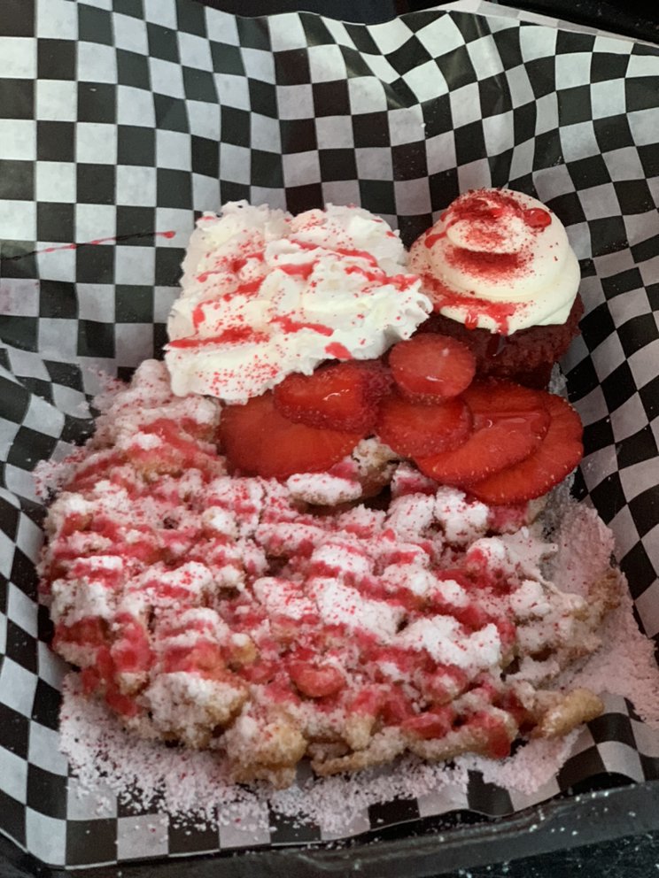 Queen City Wings & Funnel Cakes, Charlotte Roadtrippers