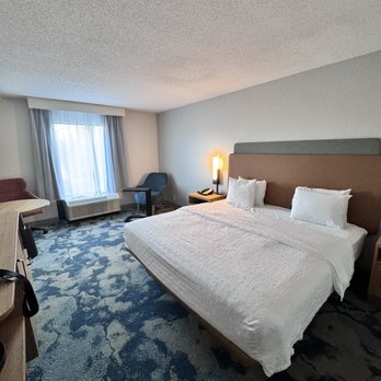 Hampton Inn Carrollton - Updated room! - Hotels Near Me - Carrollton, Georgia